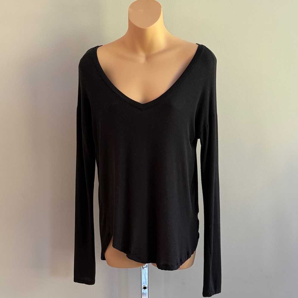 American Eagle Outfitters Black V-Neck Soft and Sexy long sleeve Tee Size XSP